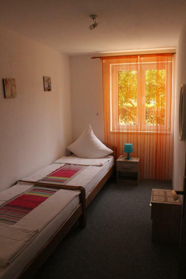 Apartments Baka Jelka Mandre Buitenkant foto